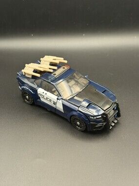Transformers The Last Knight Deluxe Class Barricade
